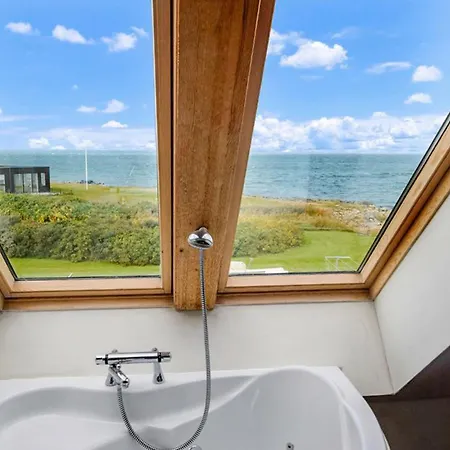 4 Bedroom Front In Vakantiehuis